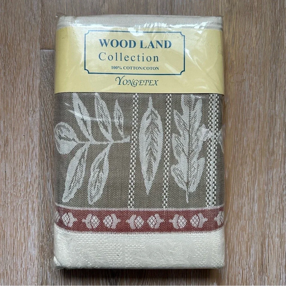 NOS NWT Vintage Yongetex Wood Land Collection 100% Cotton Tablecloth - 70